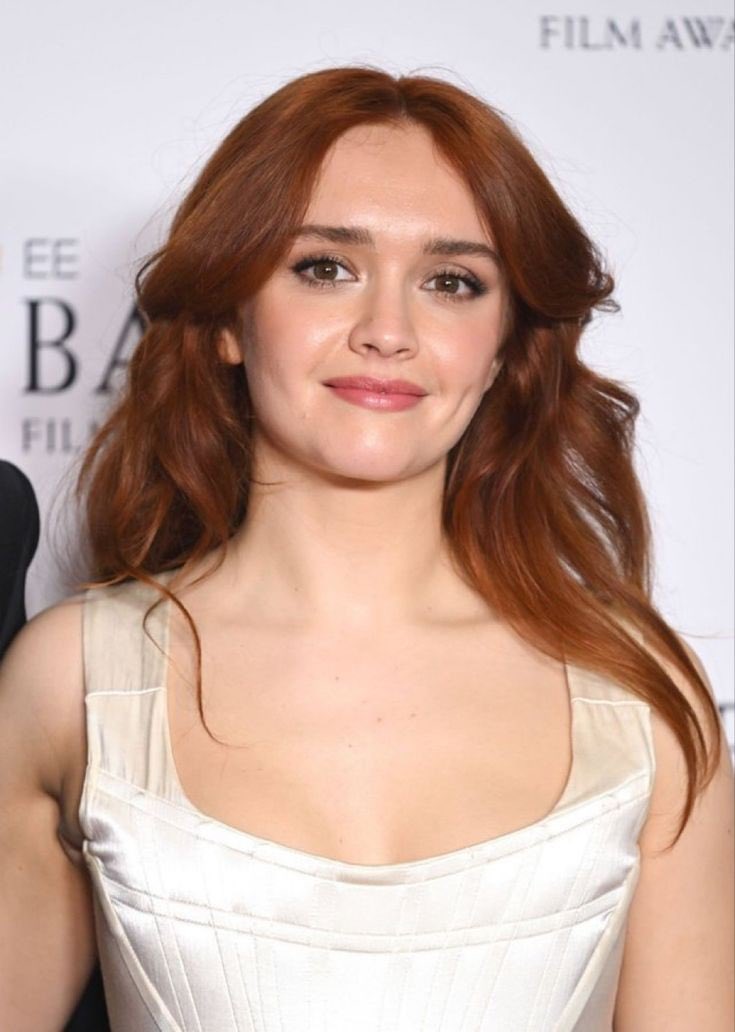 when time travel gets invented i'll go back to ancient egypt, greece, rome, babylon and phoenicia to show them a pic of olivia cooke so they can build 40-meter-tall statues of her and spread the world of her coming
