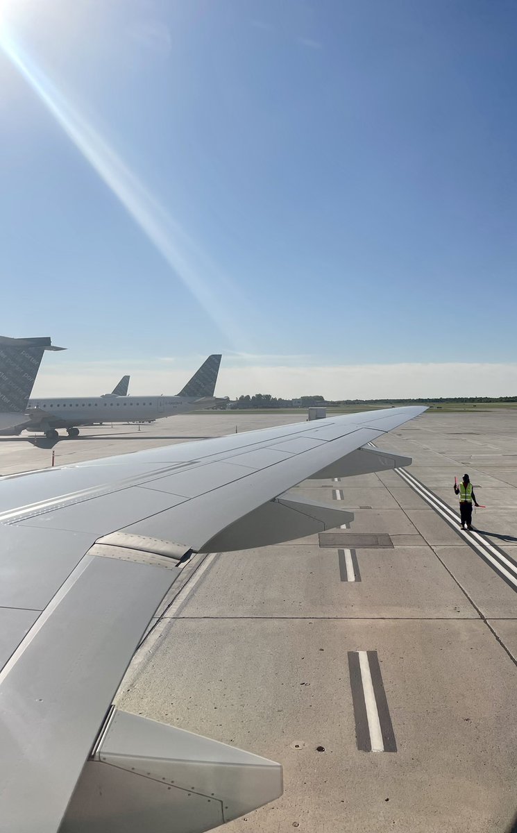 “Views from the tarmac”: Airports employ over 200,000 people working for hundreds of companies. Each fuels economic growth through increased tourism, trade, immigration, and investment activities in all corners of our vast country. 🇨🇦📦✈️ #airtravel