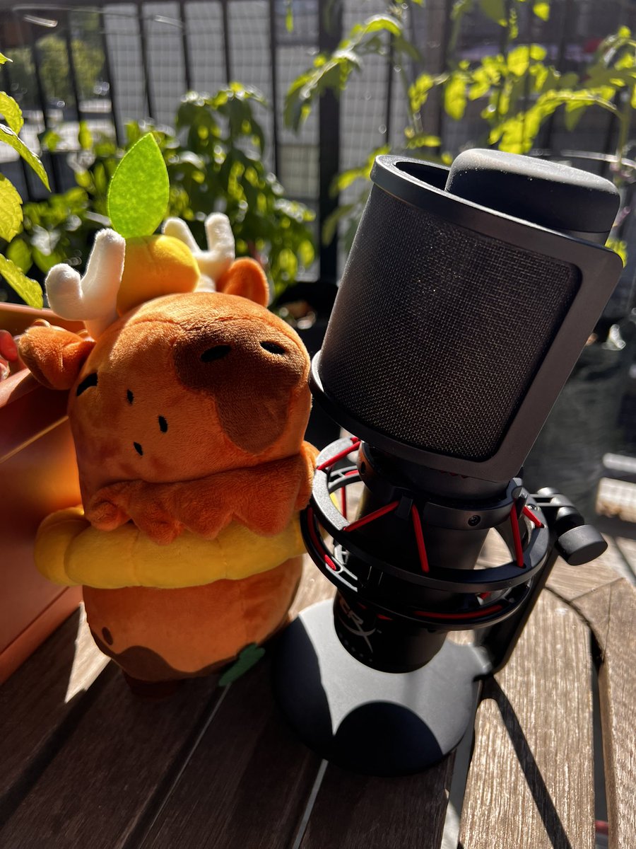 🎙️DJ Capy 🎧 is back! Announcing to the world that the new update is live! 

🌳New Arena
🎶New Music
🎩Class Skins and Skin Shop
📺New UI revisions
🐞Bug fixes and optimizations

Go out there and make DJ Capy proud!
#capybara #indiedev #steam <a href="/EPCapybarasGame/">Extremely Powerful Capybaras ⚔️ OUT NOW on Steam</a>