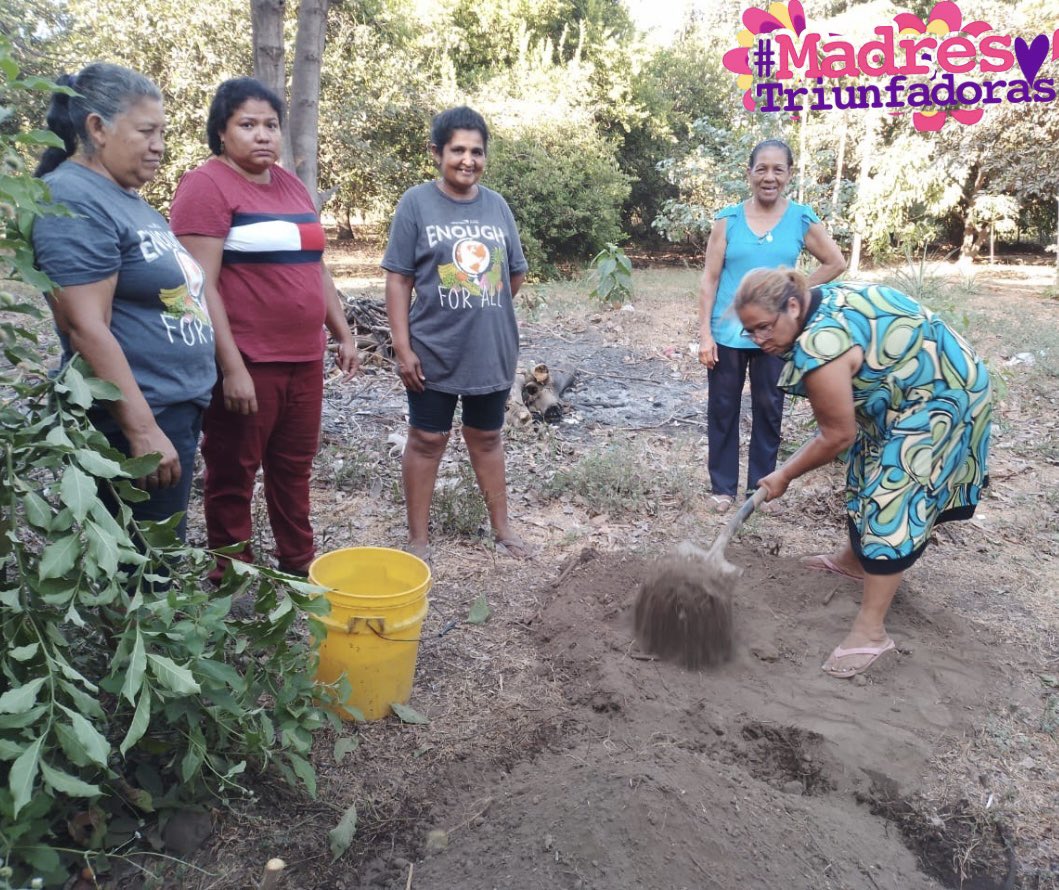 MefccaLeon's tweet photo. En este día especial, el MEFCCA extiende sus más sinceras felicitaciones a todas las madres productoras y emprendedoras de Nicaragua.

Mujeres luchadoras, que día a día demuestran su fortaleza, dedicación y amor por sus familias.

#LeonRevolucion
#MEFCCA
#MadresTriunfadoras https://t.co/uw1OPdh8ez
