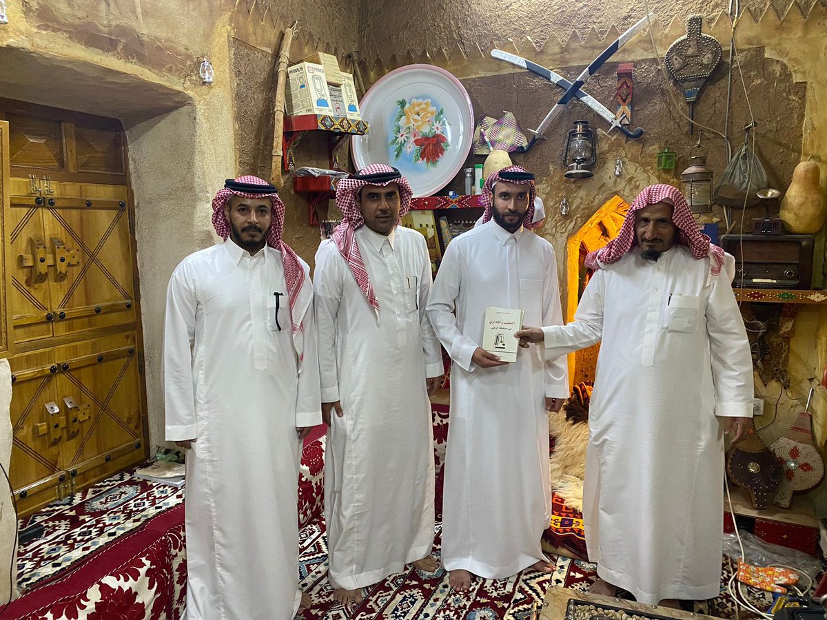 سعدنا أمس الأربعاء بزيارة مدير مجلس إدارة شركة
ذيب لتأجير السيارات <a href="/TheebRentACar/">ذيب لتأجير السيارات</a>
أ. محمد حمود الذييب ومرافقيه وائل عسيري
ونائب رئيس نادي الزلفي <a href="/club_zulfi/">نادي الزلفي السعودي</a>
أ. بندر البداح <a href="/bander_0076/">بندر البداح</a>
والمنسق سليمان السلامة <a href="/soleaman2/">سليمان السلامة</a>