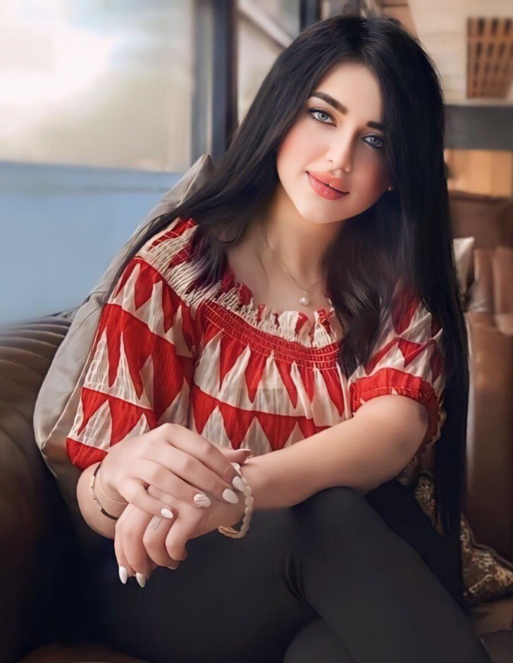 يأتي مع المساء كل شيء أنيق ،
مساء الخير  لأصحابِ الكلام اللطيف .   

#مساء_اللطافة✨☕️