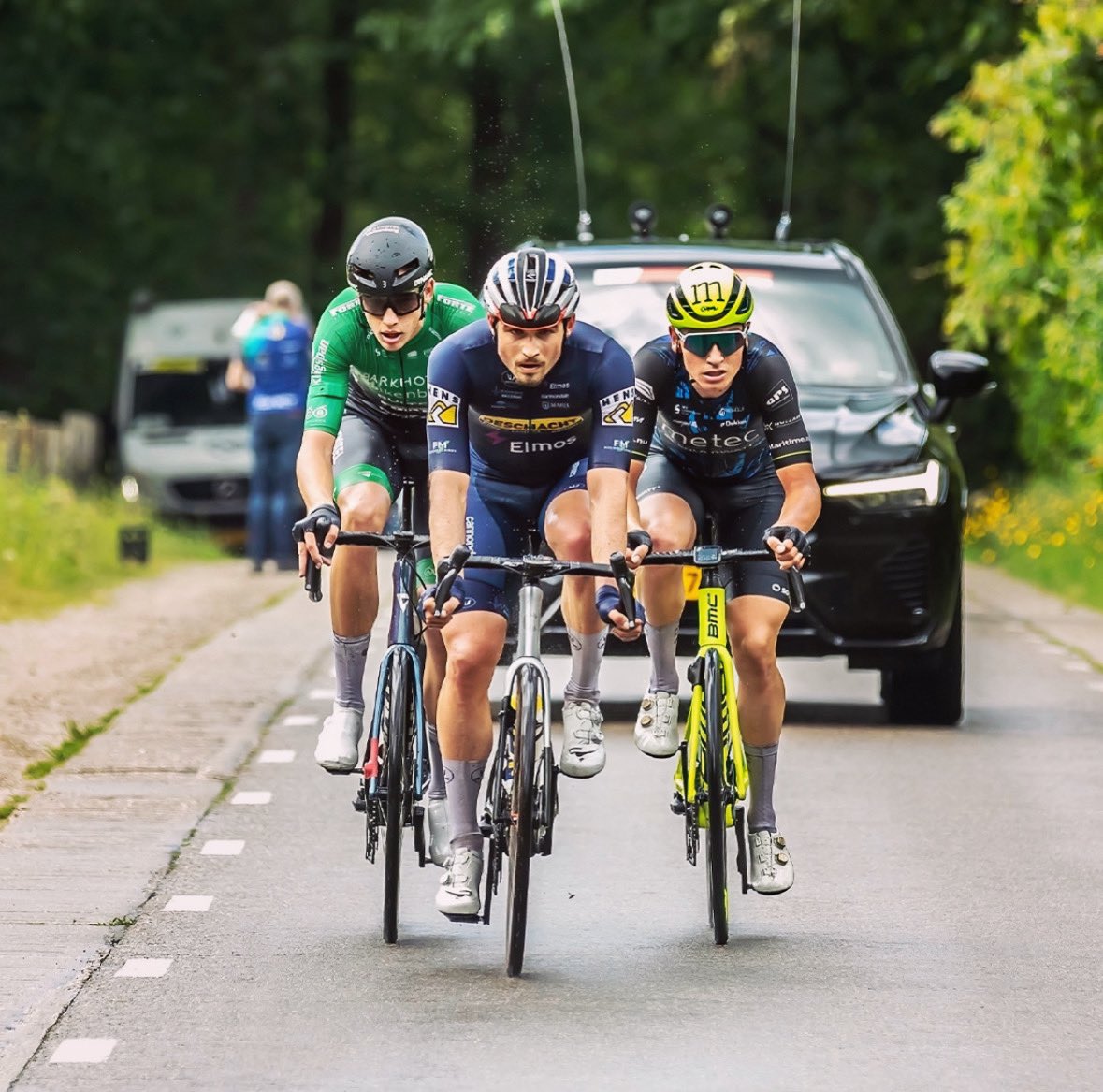 Already revved up for the weekend 🏁
•
•
Ready to take on another race with fierce competition 😮‍💨 ! I can’t remember the last time I looked forward to racing so much!

#cycling #racing #heylenvastgoedheistsepijl #deschachthensmaescxteam #gohardorgohome