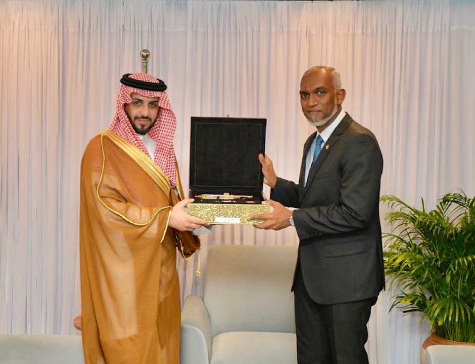 5އަހަރުގެ މެދުކެނޑުމަކަށްފަހު ދިވެހިރާއްޖެއަށް އިތުރު ހައްޖު ކޯޓާ ލިބިގެން ދިއުމަކީ ދިވެހީން ނުހަނު އުފާވާނޭ ކަމެއް.ދިވެހީންނަށް މިފުރުޞަތު ހޯއްދަވައި ދެއްވުމަށް ރައީސް ޑރ <a href="/MMuizzu/">Dr Mohamed Muizzu</a> ކުރެއްވި މަސައްކަތްޕުޅަށް ނުހަނު އިޚްލާސްތެެރިކަމާއެކު ޝުކުރުދަންނަވަން.
<a href="/KSAembassyMV/">السفارة في المالديف 🇸🇦</a> 
🇲🇻🤝🇸🇦