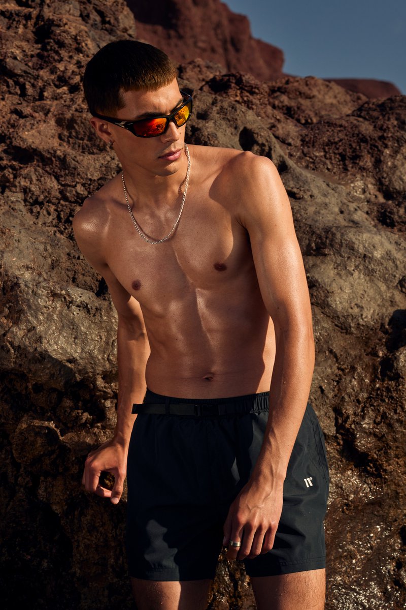 11 Degrees tweet media