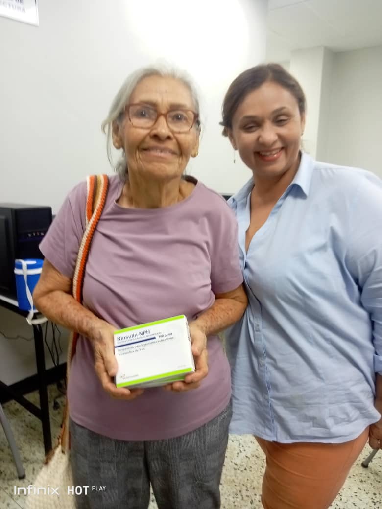 FarmapatriaV's tweet photo. #EnFotos 📸 En el marco del fortalecimiento del Sistema Publico Nacional De Salud se realizó una jornada de atención social en el Edo Zulia dirigida a trabajadores y familiares de la (UBV) que padecen diabetes y requieren insulina de acción rápida y prolongada.
@NicolasMaduro https://t.co/u0b2SHwTh4