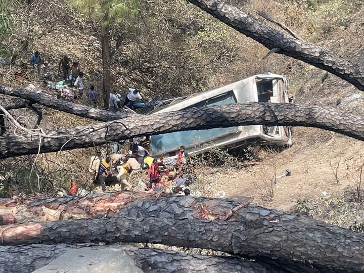 Bus accident at Tungi morh -Tanda top has shaken everyone. The ill fated bus was carrying piligrims from Uttar Pradesh who were on piligramage to Shiv Khori. 22 passengers lost their lives & many other are injured.Authorities should take serious note of it.
@OfficeOfLGJandK