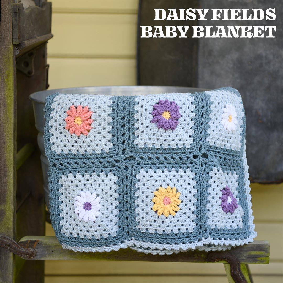 CascadeYarns's tweet image. Daisy Fields Blanket in 220 Superwash Sport
Designed by Kristen Stoltzfus Clay
This free pattern is available on our website - buff.ly/3EeuQ1y 
#CascadeYarns #CascadeFreePattern #freepattern #220SuperwashSport #crochetinspo #daisy #babyblanket #crochet #grannysquare