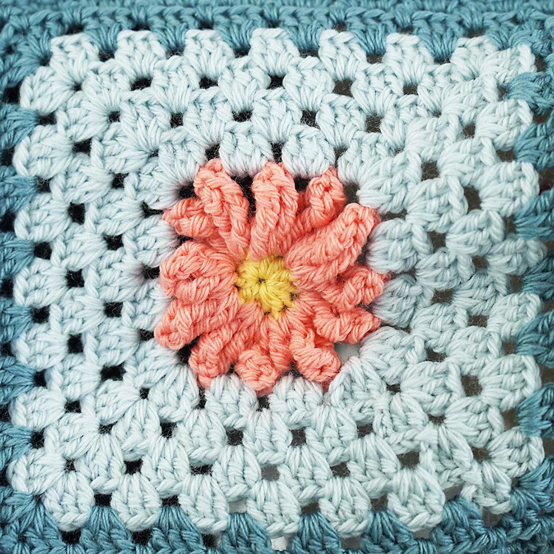 CascadeYarns's tweet image. Daisy Fields Blanket in 220 Superwash Sport
Designed by Kristen Stoltzfus Clay
This free pattern is available on our website - buff.ly/3EeuQ1y 
#CascadeYarns #CascadeFreePattern #freepattern #220SuperwashSport #crochetinspo #daisy #babyblanket #crochet #grannysquare