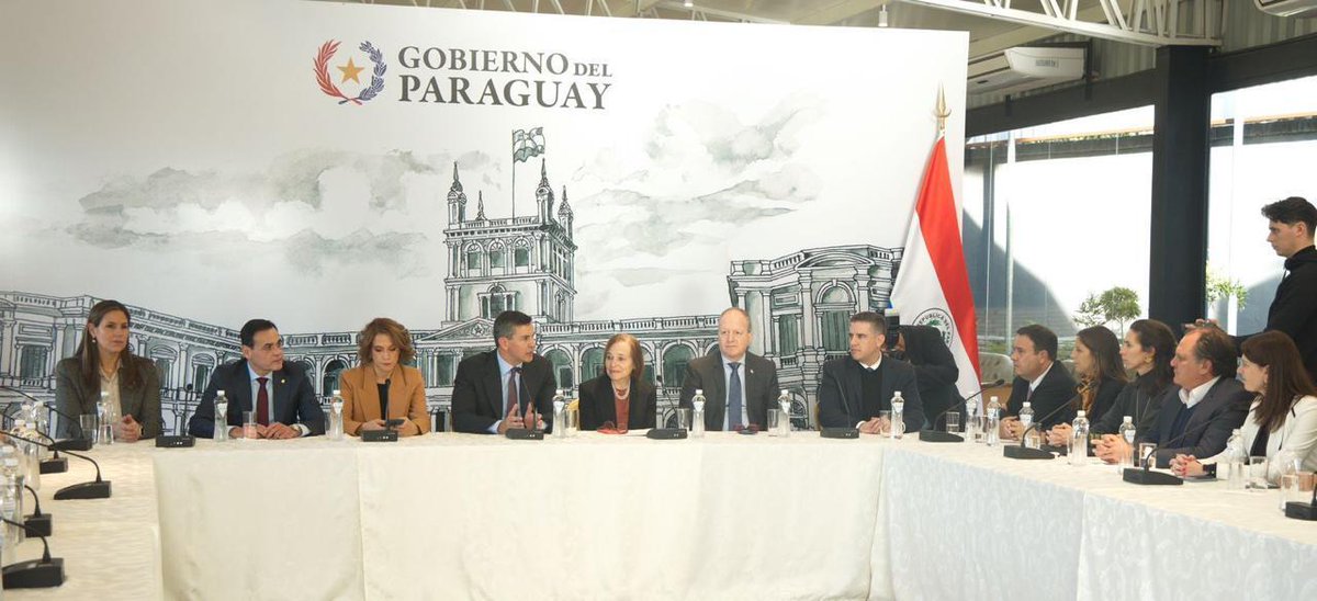 On May 29, AS/COA President and CEO Susan Segal, along with corporate members, traveled to Asunción, Paraguay and met with President Santiago Peña and other public officials to discuss investment opportunities in the country.