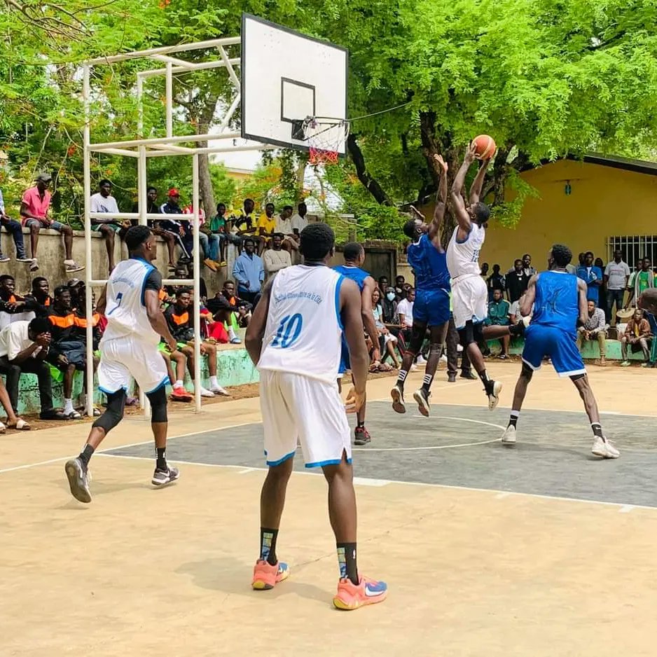 Jeux Universitaires Garoua 2024

IUC qualifié pour la finale🏀✊🏾
Demain on arrache la médaille 🥇 

#ju2024  #fenasu  #iucdouala