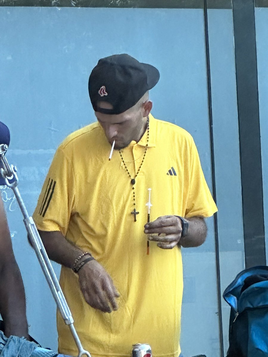 Boston_Addicts's tweet image. Shot at 4:15pm in front of @The_BMC 
#addiction #boston 
@boston25 @BostonGlobe @wbz @MassLiveBoston