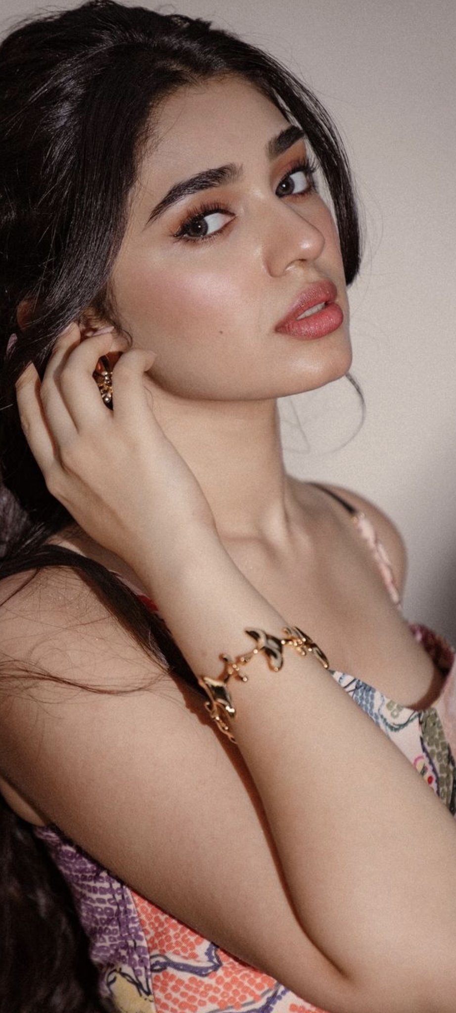 GO1bNBmWsAEGtXC?format=jpg&name=large