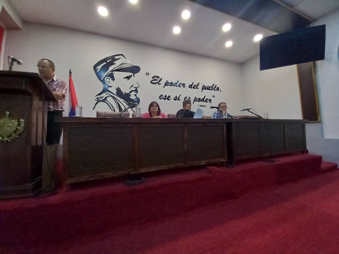 ArianEscalonaM1's tweet photo. Con presencia de Yamile Ramos Cordero Primera Secretaria del Partido se desarrolla chequeo al estado de las exportaciones, señaló qué debemos llevar a cabo un levantamiento a lo interno de todo el potencial #exportable y recuperar rublos en los que se tienen experiencias. https://t.co/raTJXaWuYY