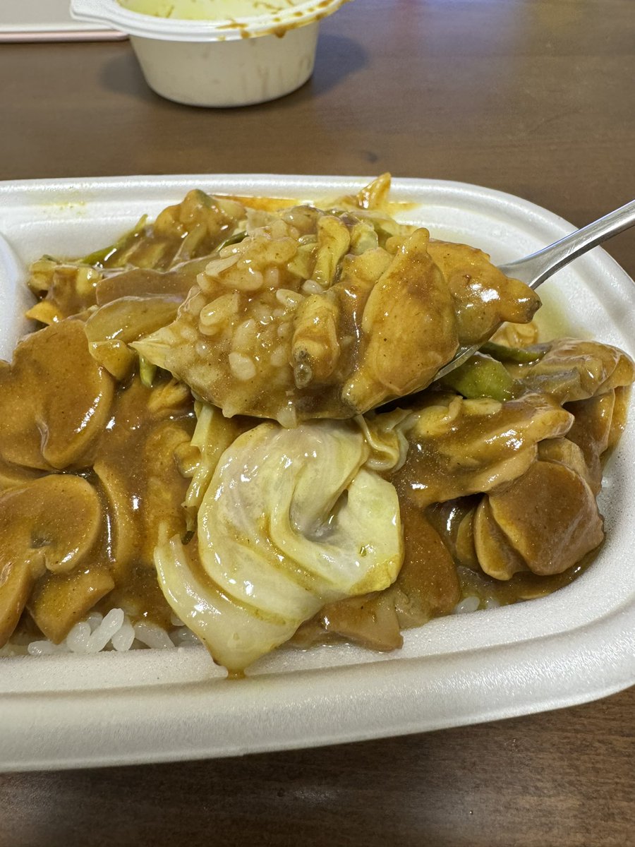 久しぶりのオーベルジーヌ✨
マッシュルームをトッピングした春野菜カレー🍛🍄

#カレー
#オーベルジーヌ