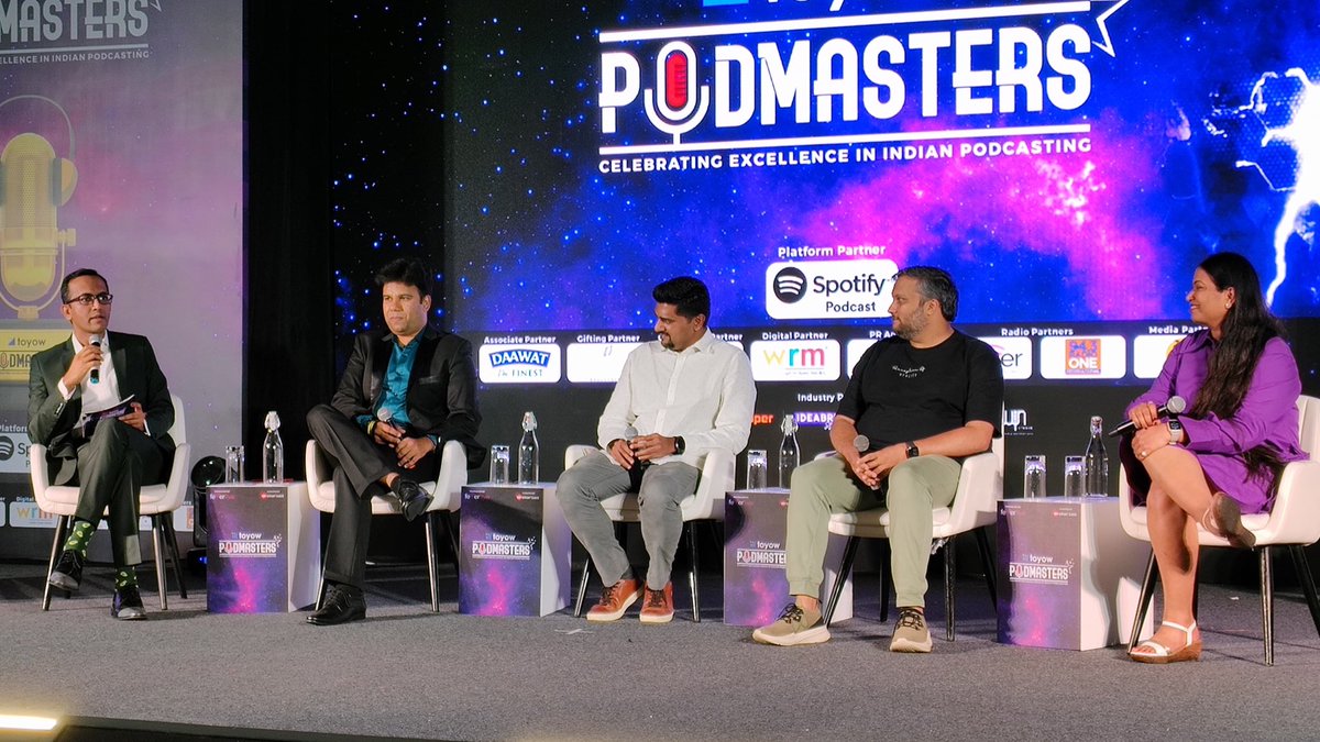 Moderating a panel on AI for Podcasters at #Podmasters