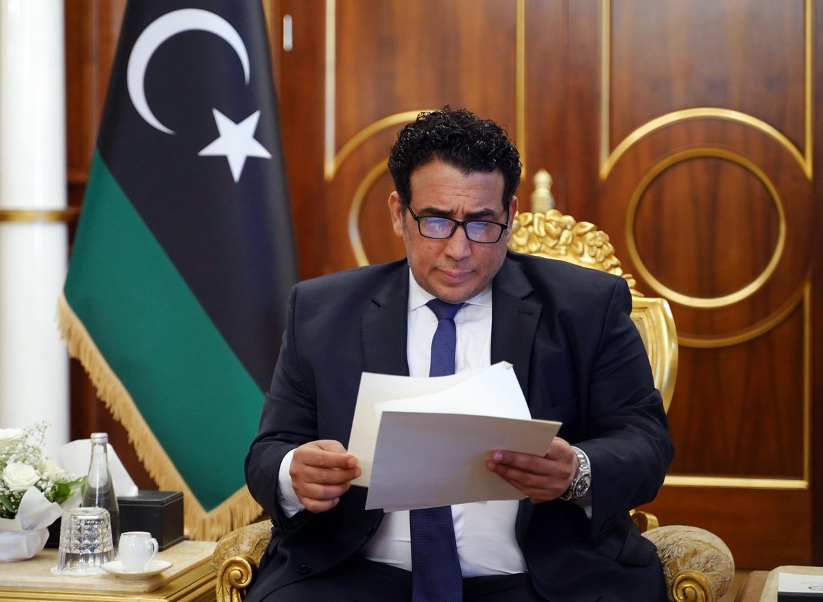 hibo_dr's tweet photo. J'ai eu l'insigne honneur d'être reçue aujourd'hui par le président du conseil présidentiel de la Libye, SEM Mohammed El-Menfi, pour lui remettre un message écrit du président de la République SEM ISMAEL OMAR GUELLEH en faveur de la candidature de Mahamoud Ali Youssouf ! https://t.co/hQpbiuwyzv