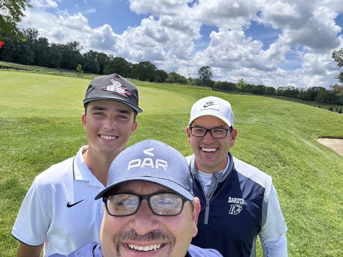 CoachTocco13's tweet photo. Headed to the MHSAA Golf State Finals. @Robinson_228 @Coach_Taurence https://t.co/EdG1DyxgJo