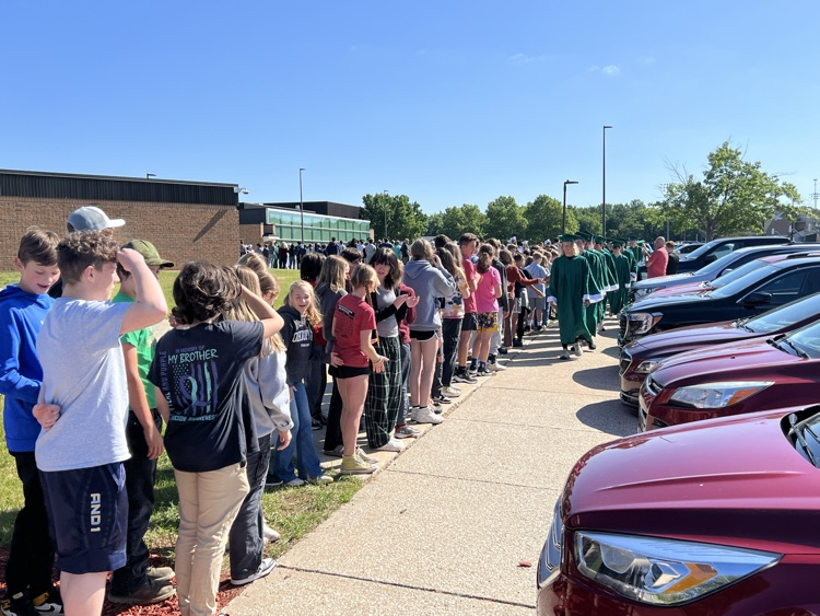 OlivetSchools's tweet image. It&apos;s always bittersweet waving goodbye to the graduates. Our students were very excited to be part of this amazing tradition. Good luck seniors!!
#ocsrocks