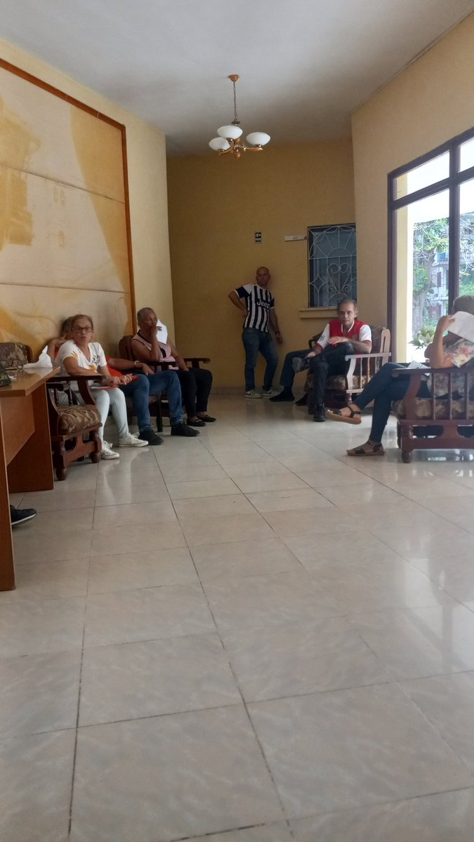 GteArtexComun's tweet photo. Preparación del Consejo de Dirección de la Sucursal Artex Granma en vistas al Meteroro 2024. 
#SomosArtex 
#GenteQueSuma
#CulturaGranma https://t.co/VrMSDzslwS