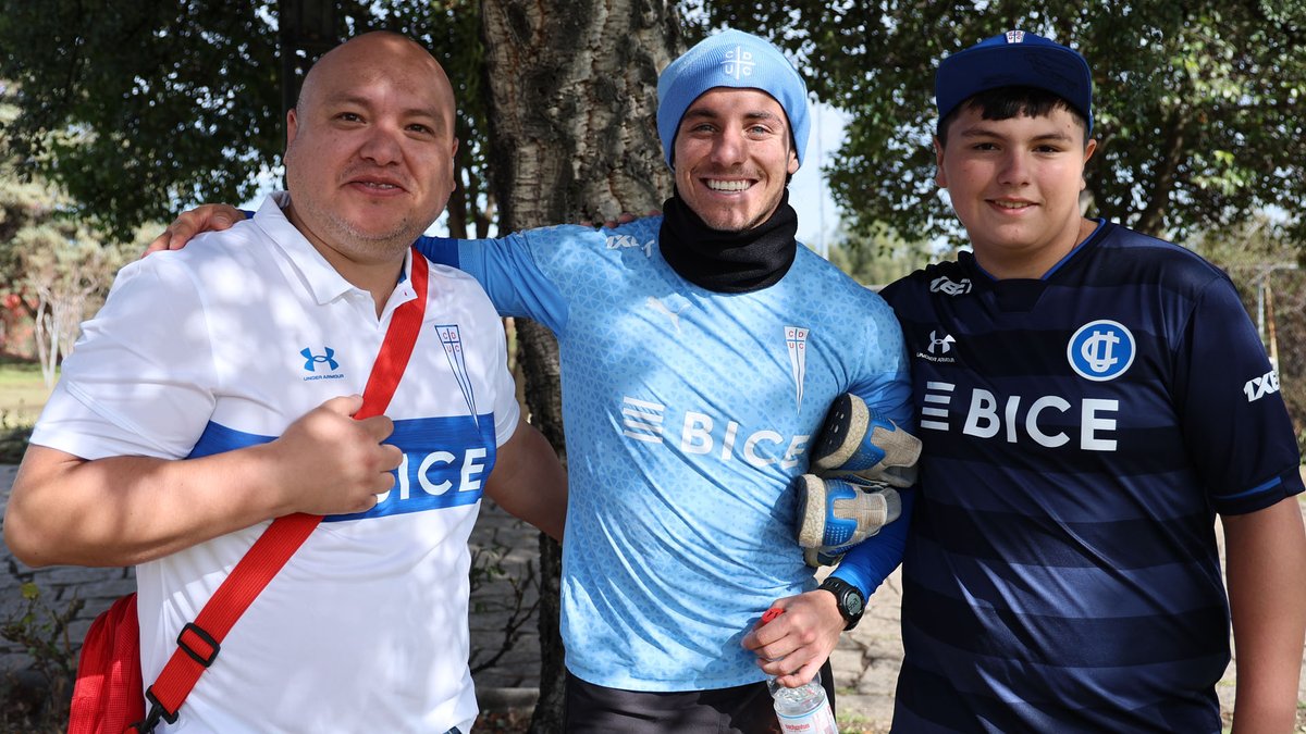 Cruzados's tweet photo. ¡Con tu tarjeta débito #GoUC siempre vives grandes experiencias!
Por ser GO UC, nuestro hincha Miguel Ángel Soto se ganó una camiseta firmada por #LosCruzados y pudo conocerlos en San Carlos.
¡Sé #GoUC y aprovecha los beneficios!
➡️ https://t.co/ywfZ6j3Hkd https://t.co/gPfHc7FkBB