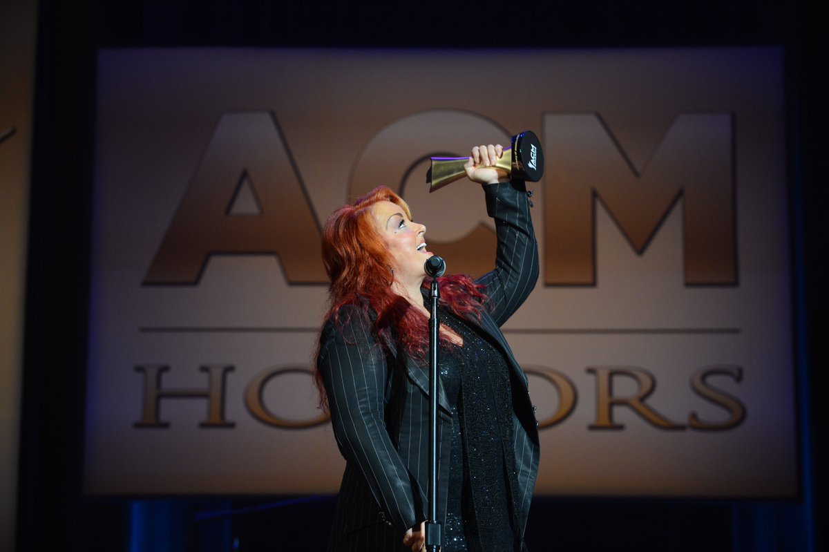 Happy 60th Birthday to the legendary @Wynonna! ❤️