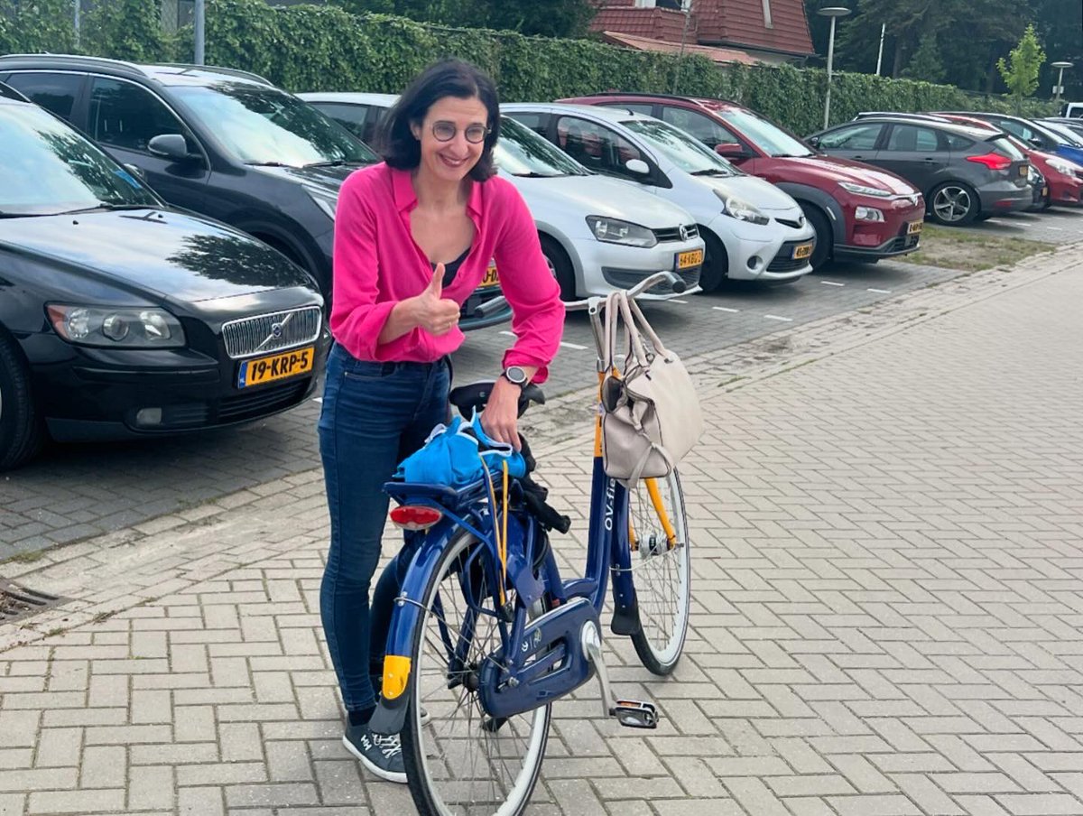 De Europese verkiezingen komen er aan. In onze regio was vandaag onze lijsttrekker <a href="/anjahaga/">Anja Haga</a> van <a href="/christenunie/">ChristenUnie</a> voor een tour.
Per fiets trok zij door de regio, met <a href="/CU_Putten/">ChristenUnie Putten</a>, #CUharderwijk en <a href="/CUErmelo/">ChristenUnie Ermelo</a> In Ermelo maakte haar een team een stop bij <a href="/opendoorsnl/">Open Doors</a> #TeamCU