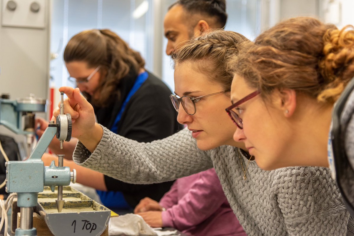 Ulla Röhl tweet media