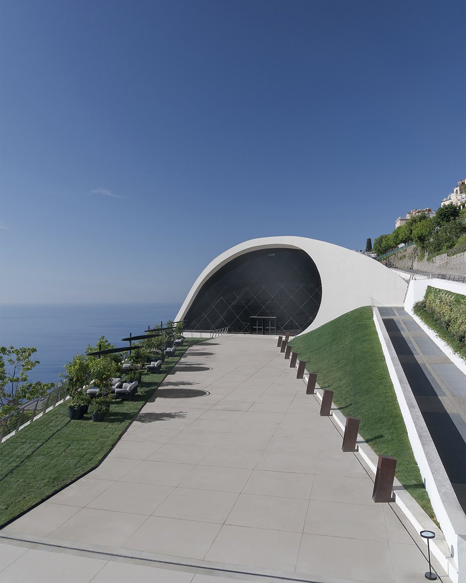 gucci's tweet photo. The new #LabirintiGucci High Jewelry collection was unveiled during a special event at the Oscar Niemeyer Auditorium along the Amalfi Coast in Italy. Discover more https://t.co/VbhbiFPyVu #GucciHighJewelry #GucciMaestria https://t.co/88Gt5MkZm3