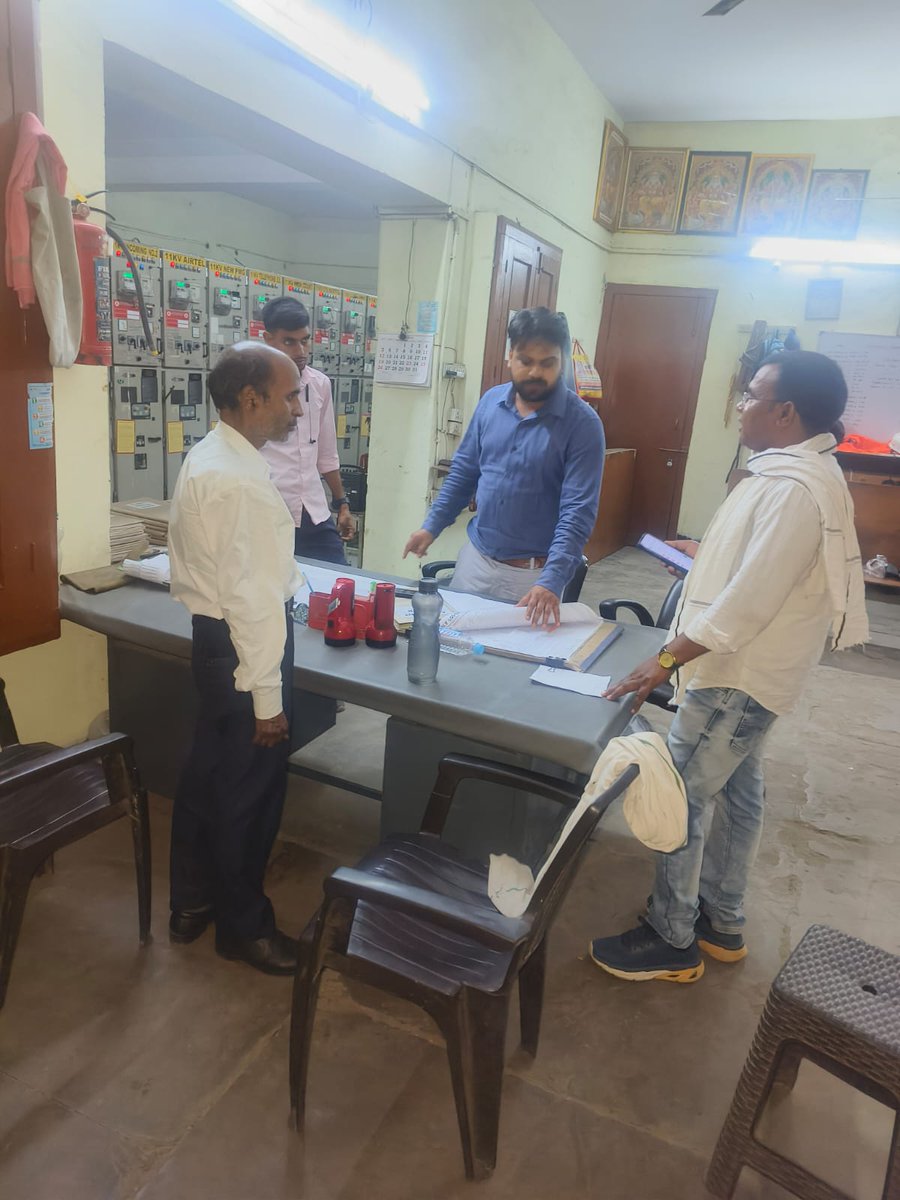 ResidencySdo's tweet photo. Supply position monitoring at Hanumansetu substation @eeresidenc58397 @Mvvnlcisgomti2 @SEEUDC8 @UPPCLLKO @UppclMedia https://t.co/2GAQ3zL8gf