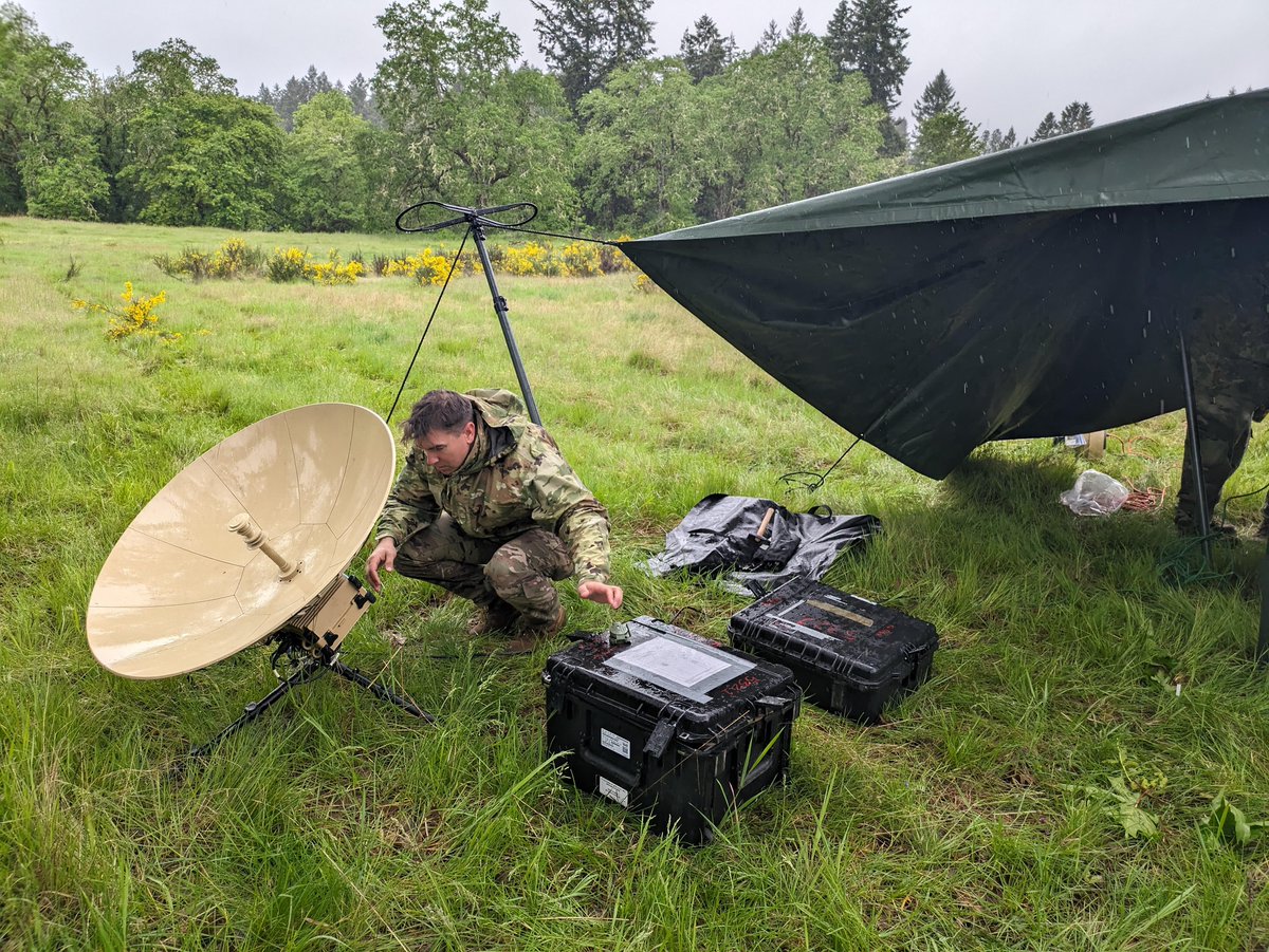 Our Advisors forward aren't the only ones working extremely hard to ensure success with our #AlliesandPartners ! Force Package 25-2, 3rd Squadron and 4th Field Artillery Battalion, have had a busy week of collective training. #freeandopenindopacific