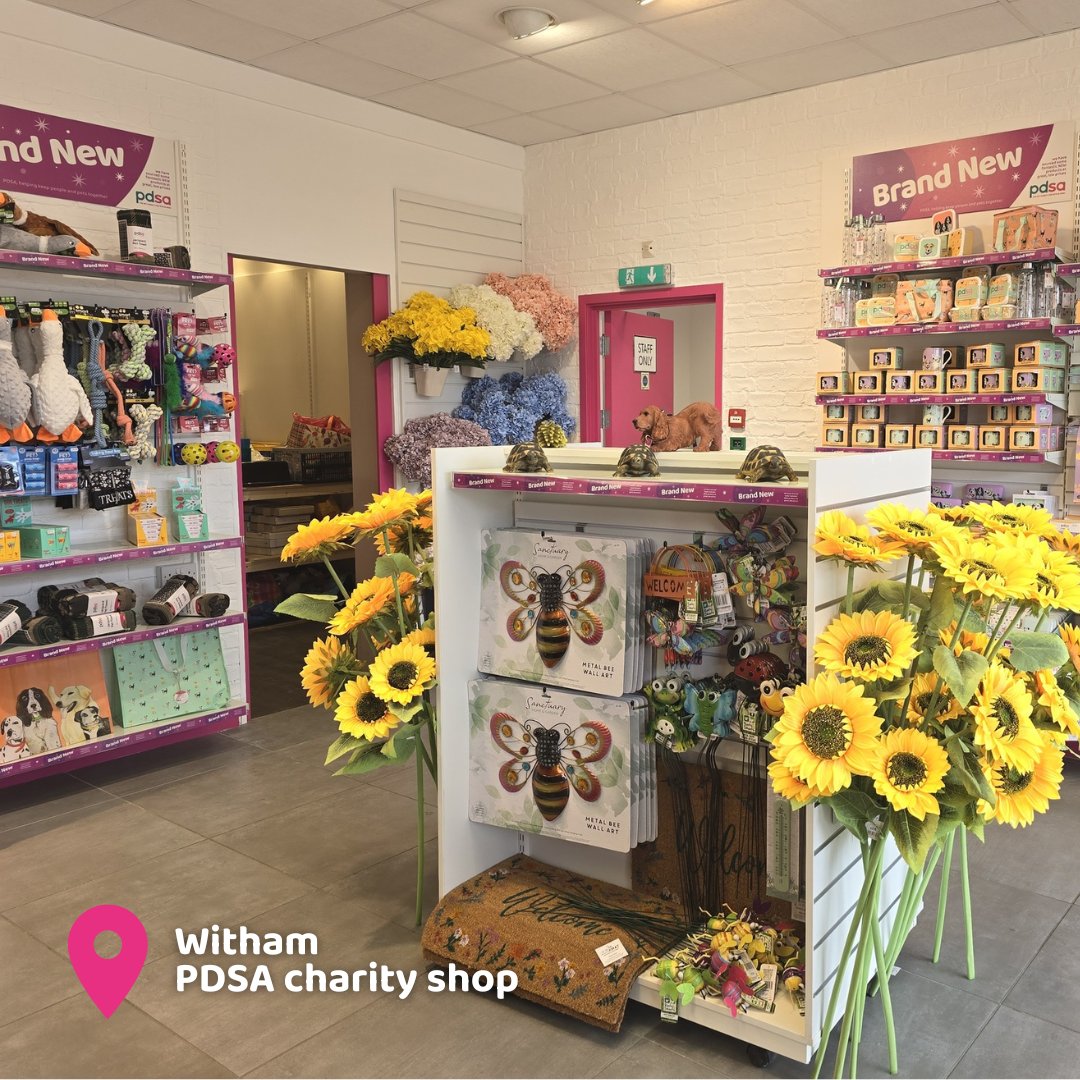 Another month down, another three #CharityShop openings to celebrate! Hello #Swadlincote, #Dumbarton and #Witham 🥳 The teams can’t wait to see you and your four-legged friends, so be sure to pop in and say hello if you’re in the area and after some #Secondhand surprises!