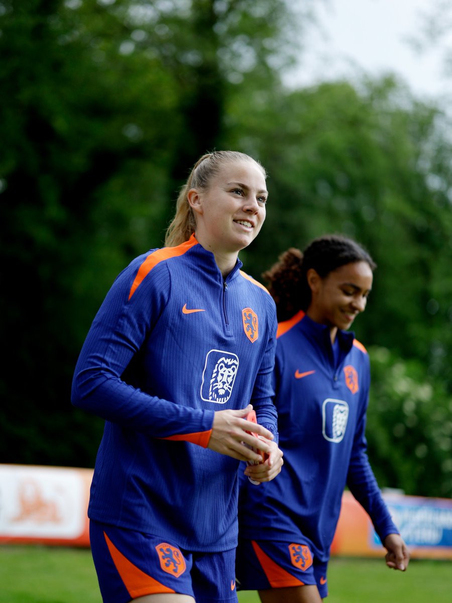 OranjeLeeuwinnen tweet media