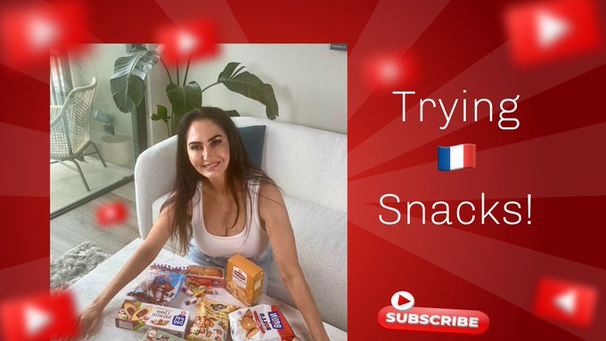 Rendez-vous sur ma cha&icirc;ne YouTube! Go check out my brand new bilingual video French Snacks 🇫🇷 C&rsquo;est trop<a href="/tag/superherocostume"class="tags"><span>#superherocostume</span></a><a href="/tag/dressupfun"class="tags"><span>#dressupfun</span></a><a href="/tag/indecisivemome"class="tags"><span>#indecisivemome</span></a>