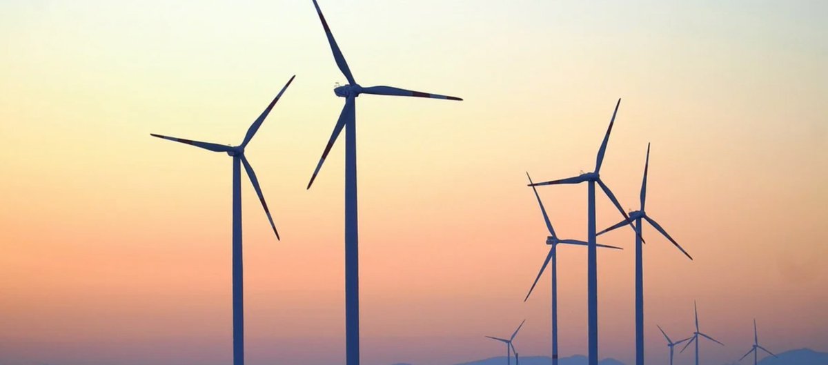🇪🇬💨 L'#Egypte s'engage résolument vers les #énergiesrenouvelables avec le lancement des études pour un parc éolien de 10 GW à West Suhag. Un projet ambitieux qui contribuera à transformer le paysage énergétique du pays. ecomnewsmed.com/2024/05/17/egy…