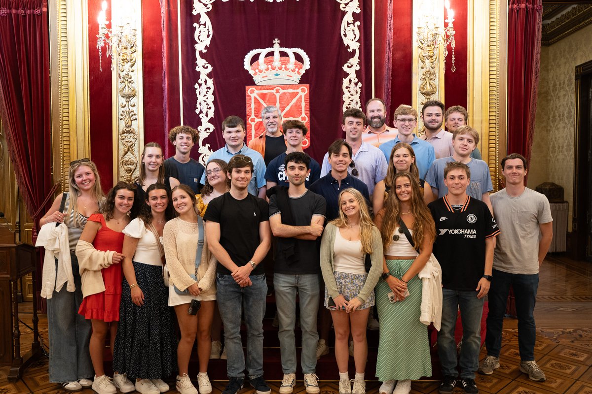 Un grupo de estudiantes de la @AuburnU y de la @UNavarra visita el Palacio de Navarra, dentro de un programa de movilidad internacional ➡️El alumnado realizará proyectos de ingeniería en colaboración con cinco empresas navarras 🔗Info: navarra.es/es/-/nota-pren…