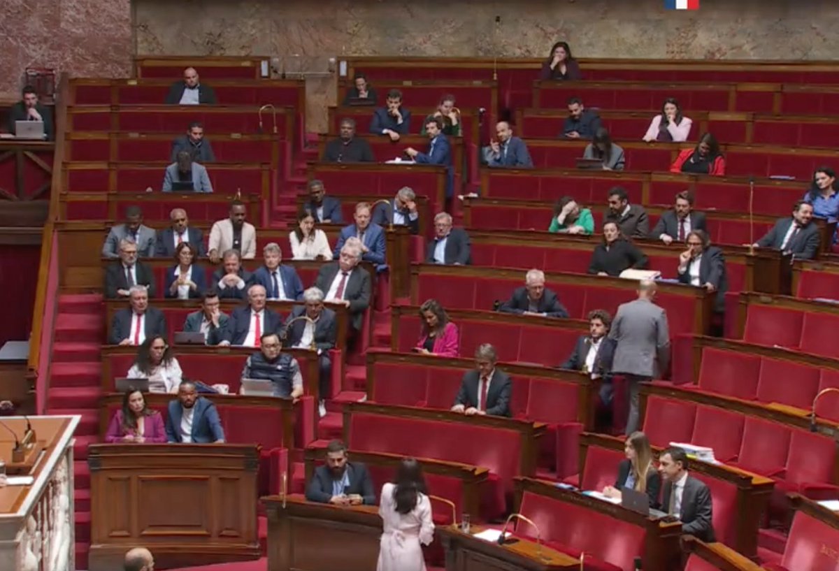 'Indécence' du #logementsocial en #outremer: l'#Assemblée acte la création d'une commission d'enquête ➡️tinyurl.com/23ahhehu ➡️ A l'initiative, la députée de #LaRéunion Karine Lebon dénonce une série 'd'irrégularités' et des 'retards chroniques dans la délivrance des