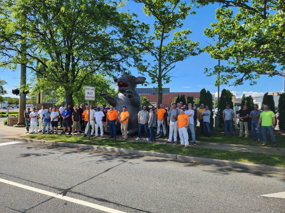 We had a great turnout for our rally yesterday on Long Island! DC 9 showed up strong! BM/ST Joseph Azzopardi, President John Drew, and the DC 9 staff thank the members who came out to support. We appreciate your hard work and dedication to your union. #unionstrong