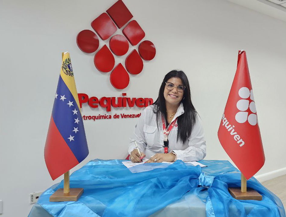 📚 Continuamos fortaleciendo la formación académica de la fuerza laboral petroquímica, para su desarrollo y desempeño profesional.

#TrabajoEnEquipoVictoriaSegura🇻🇪

<a href="/TellecheaRuiz/">Rafael Tellechea</a>
<a href="/nlaconchamolina/">@NLaConchaMolina</a>