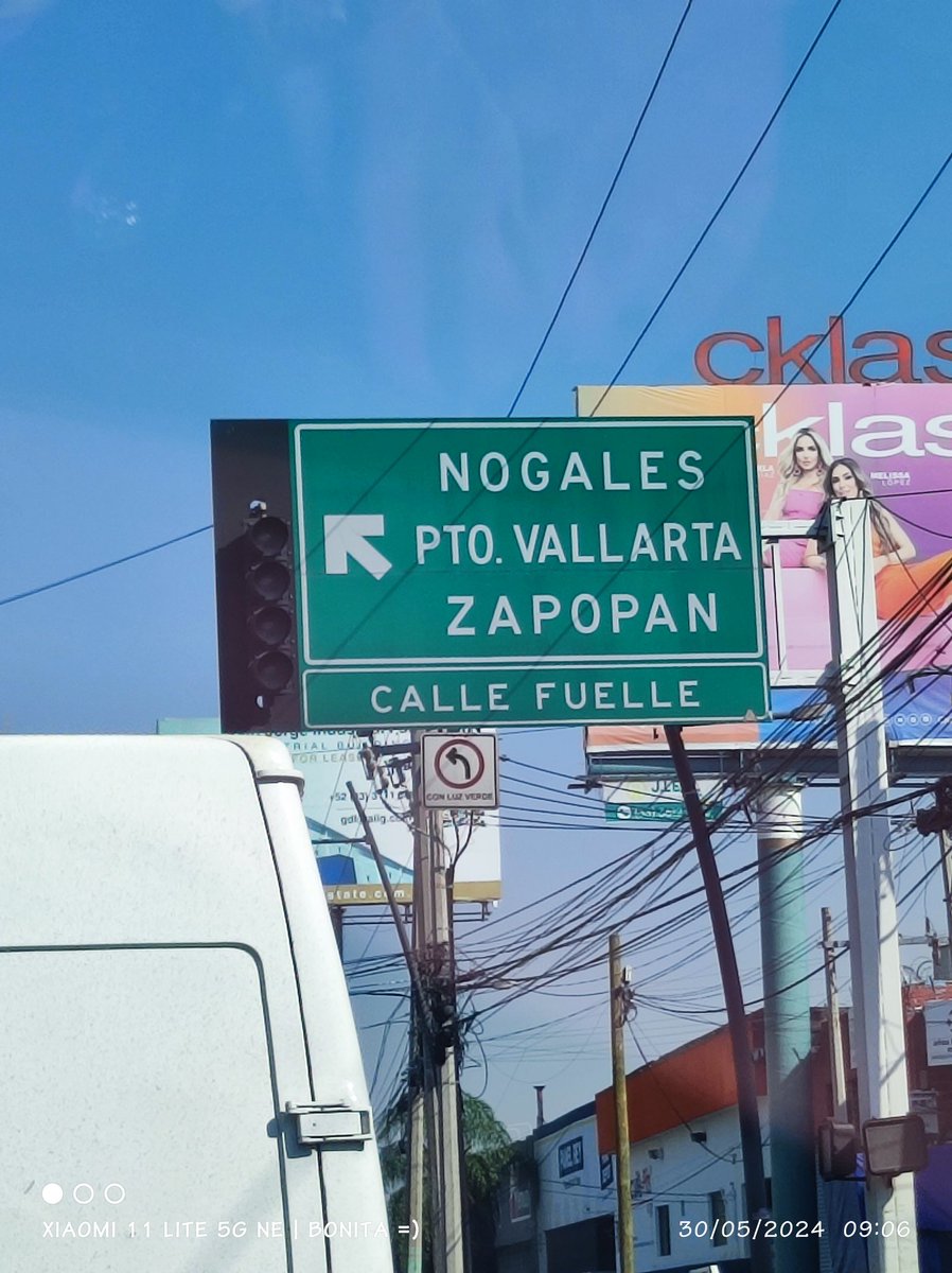 iqa023's tweet photo. @Trafico_ZMG Precaución 🚧 Semáforos 🚦 apagados en Lázaro Cárdenas a su cruce con Fuelle https://t.co/RNKoSlGhDQ