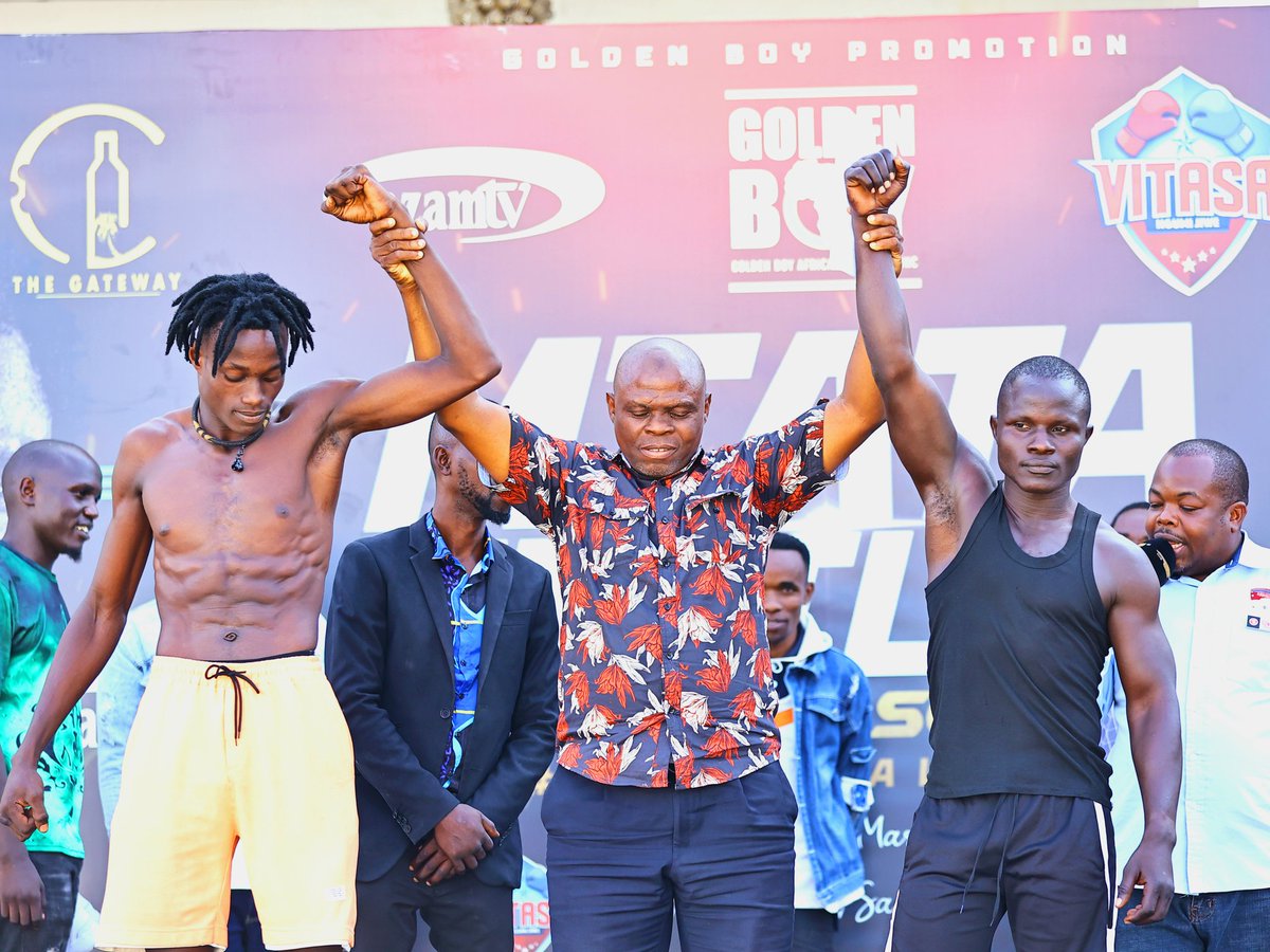 azamtvtz's tweet photo. FACE OFF: Johnson Kiwia na Kennedy Ayo ni fujo isiyoumiza

Pambano kuu ni Mtanzania, Hassan Mwakinyo na Mghana, Patrick Allotey.

Uhondo ni kesho LIVE #AzamSports3HD kuanzia saa 1:00 usiku.

#MtataMtatuzi #FaceOff #VitasaNight #UsikuWaVitasa #MwakinyoVsAllotey #GoldenBoyPromotion #Vitasa #Boxing