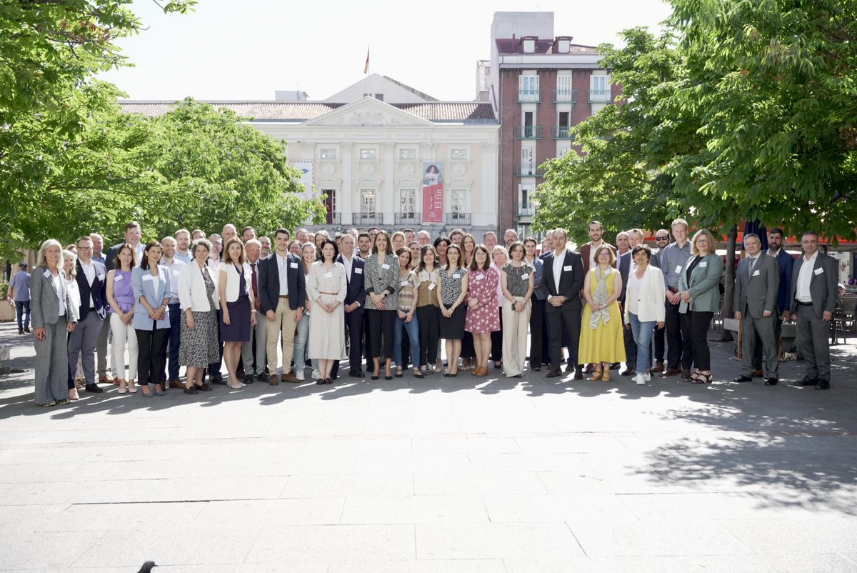 The 47th @ACI_EUROPE Facilitation and Customer Services Committee meeting kicked off today in sunny Madrid, Spain. We'd like to express our gratitude to our gracious host @aena, but also to Gema Martin Egea (Chair), and Louise Bannon (Vice-Chair) for guiding the discussions.