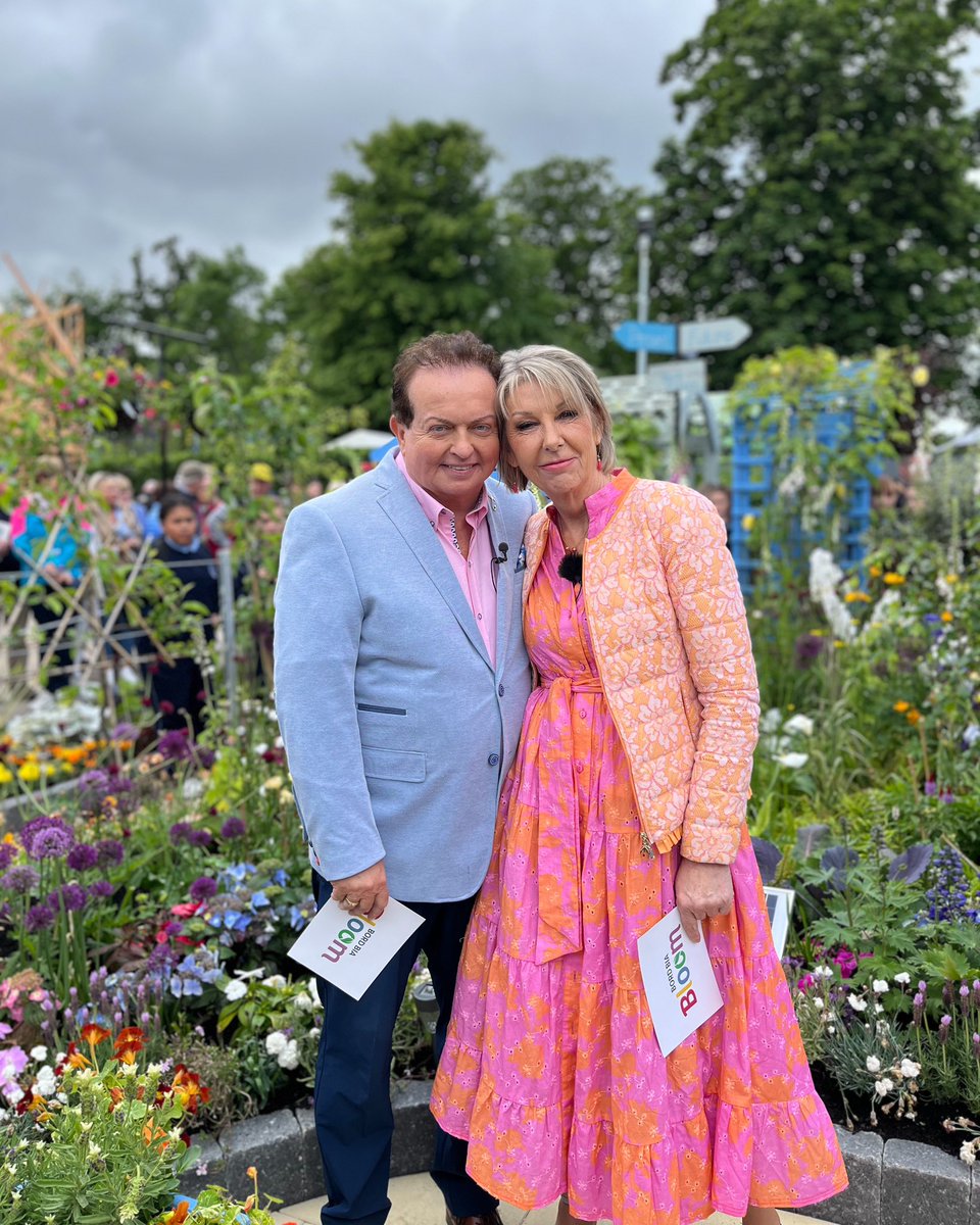 Marty Morrissey and Aine Lawlor return to #BordBiaBloom to take a look at the stunning gardens on display 🌷🌻🌸 #Bloom | Tonight at 7pm 📺