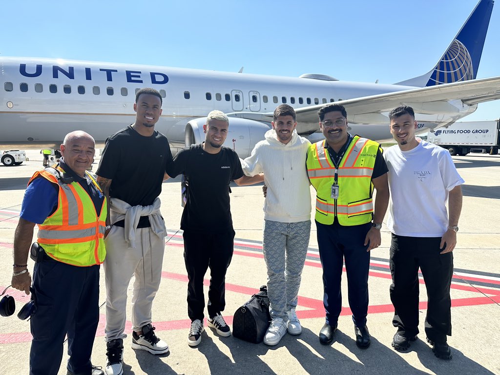 @weareunited @jacquikey @LouFarinaccio @DJKinzelman Team United MCO welcomes the Brazilian national soccer team to Orlando to begin their US tournament play tour. Welcome Team Brazil to Orlando and thank you for flying United!