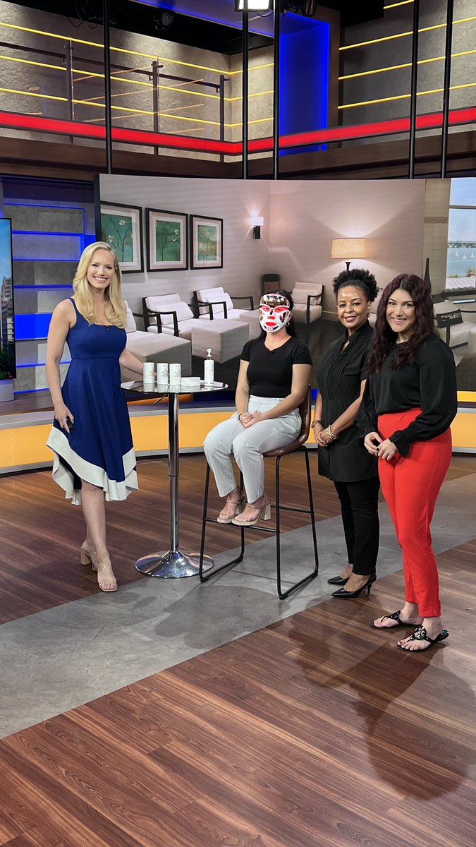 lexjuareztv's tweet photo. Spent time with our friends on #GoodDayDC @fox5dc this morning showing the hottest skincare trends ahead of #NationalSkincareDay 📺
You can book LED Light treatments, gua sha facials and more at @GaylordNational’s #RelacheSpa 🧖🏻♀️ https://t.co/jZrp6vvuz9