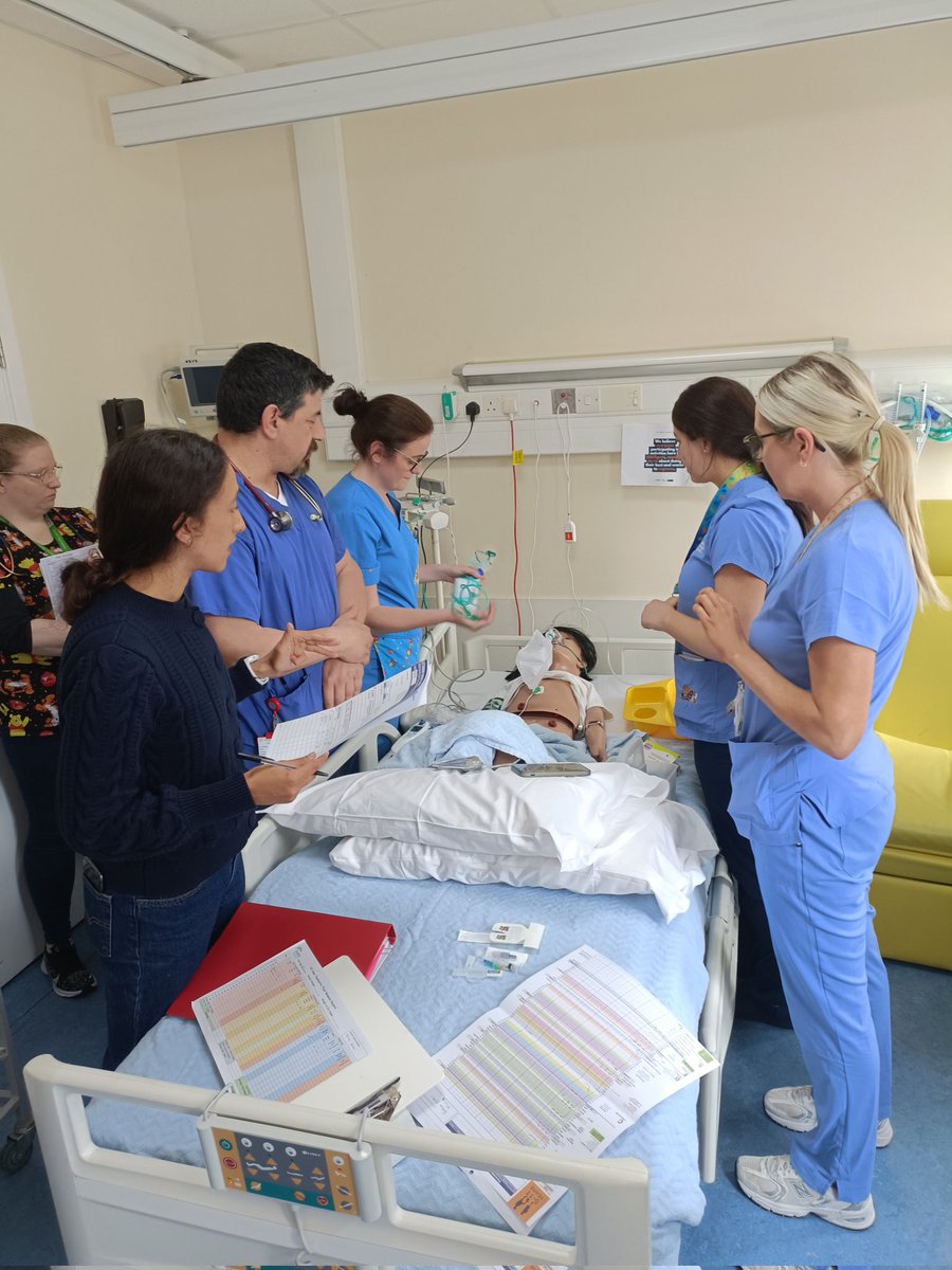 PaedsLUH's tweet photo. Thank you to all our participants. Great demonstrations of skills both technical and non technical. Debrief was fantastic, discussion of NIAC guidelines on anaphylaxis and other resources available. Well done team paeds 🙌 https://t.co/qVcGjU0EVF