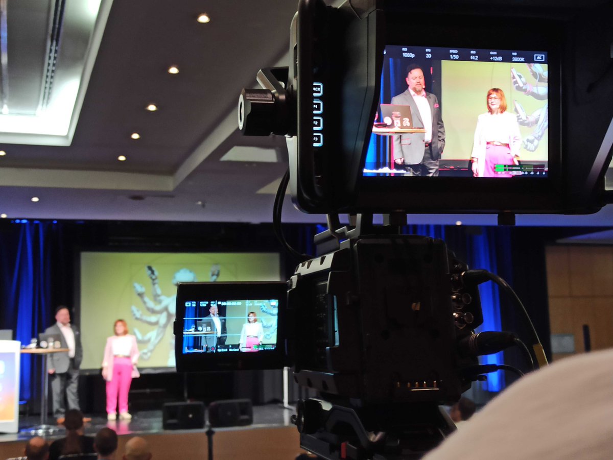 webinale tweet media