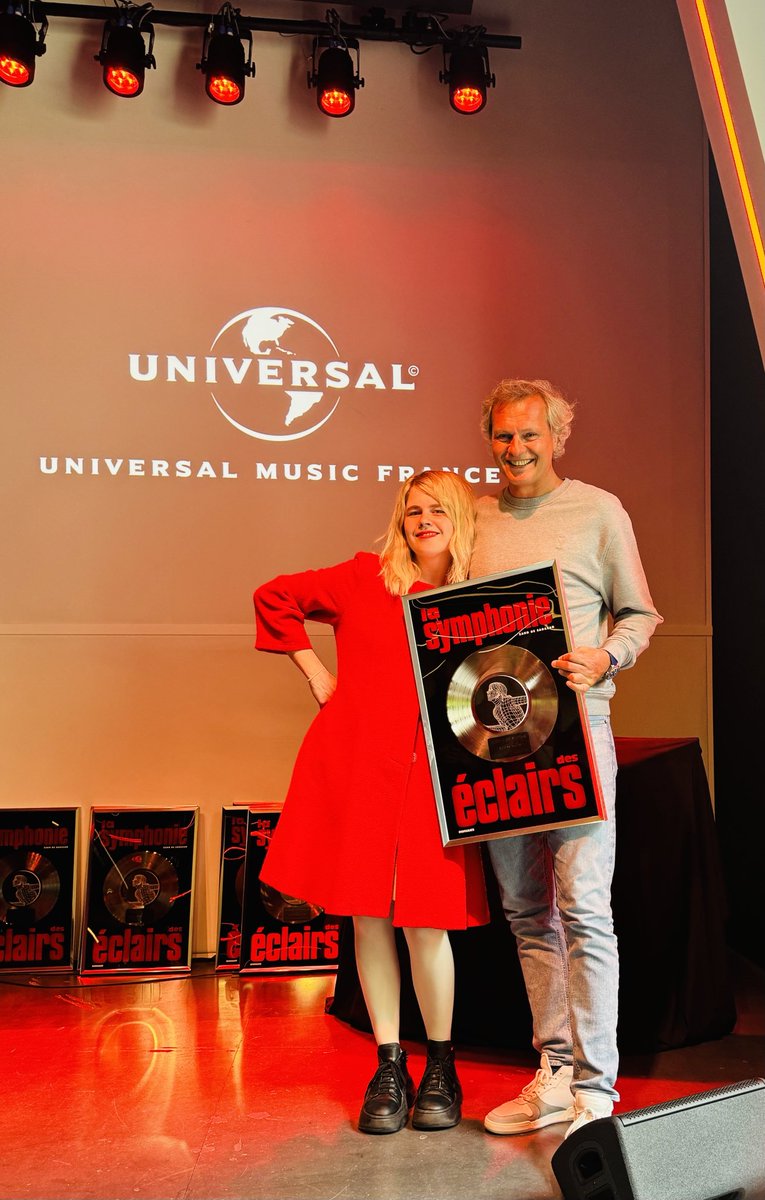 . (@oliviernusse) on Twitter photo Album “La Symphonie des éclairs” Disque de Platine ! Quel plaisir pour l’équipe Universal Music et moi même de vivre cette magnifique aventure des premiers succès de Zaho de Sagazan ! <a href="/zahodesagazan/">Zaho de Sagazan</a> @VirginMusicFr <a href="/UMusicFrance/">Universal Music FR</a> Album “La Symphonie des éclairs” Disque de Platine ! Quel plaisir pour l’équipe Universal Music et moi même de vivre cette magnifique aventure des premiers succès de Zaho de Sagazan ! <a href="/zahodesagazan/">Zaho de Sagazan</a> @VirginMusicFr <a href="/UMusicFrance/">Universal Music FR</a>