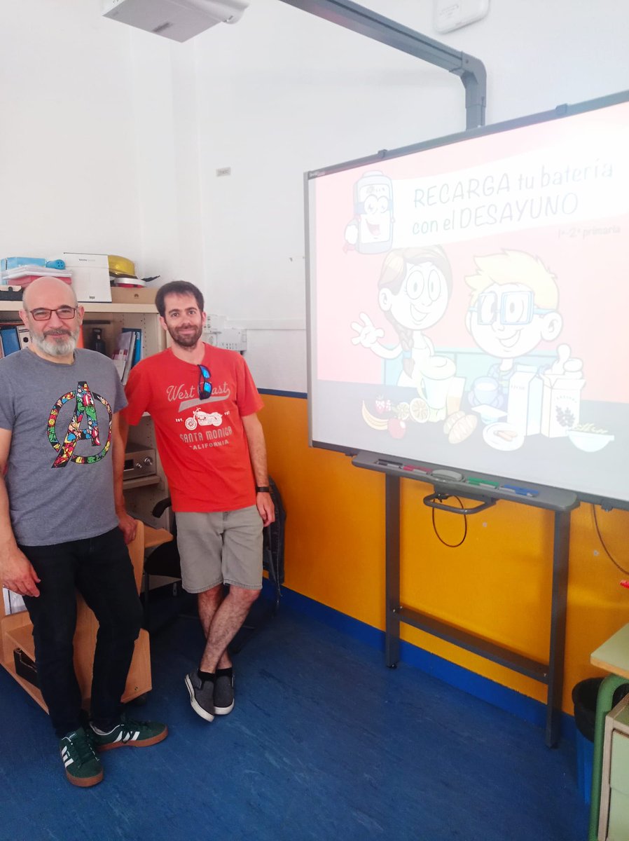 Hoy nuestr@s enfermer@s han acudido a un instituto de la zona a dar unos talleres de "Desayunos Saludables" a alumnos de primaria. Les han enseñado como realizar un buen desayuno, así como la importancia de una correcta higiene bucodental. 👩🏻‍⚕️🦷🥣🍎