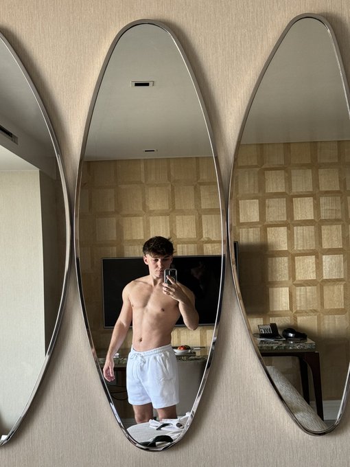 Daddy says good morning https://t.co/Pa2YLhNbdr